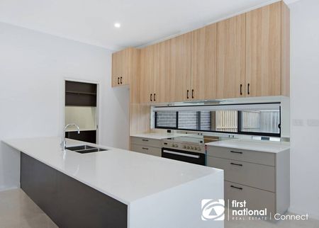 Modern Family Home - Photo 3