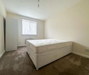 1 bedroom ground floor flat to rent - Photo 2