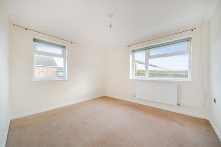 4 bedroom bungalow to rent - Photo 4