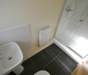 2 bedroom flat to rent - Photo 6
