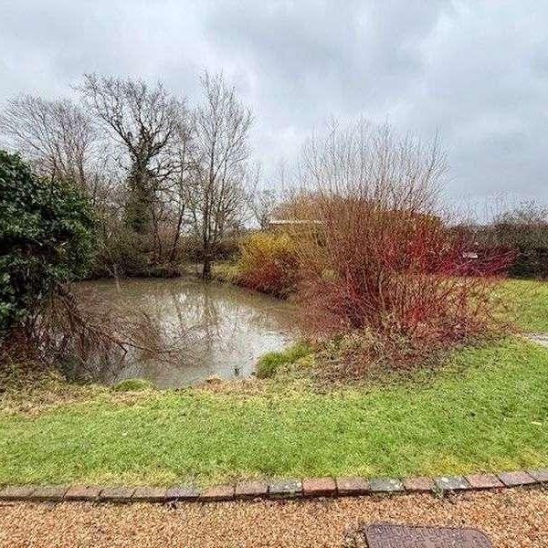 Old Surrenden Manor Road, Ashford, TN26 - Photo 1