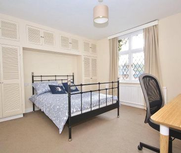 5 bedroom detached house to rent - Photo 4