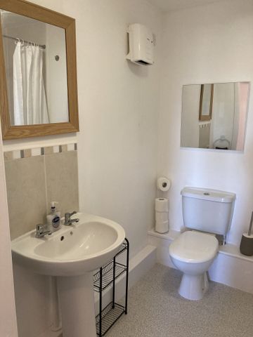 Immaculate 1 Bed Apartment with Private Balcony and Allocated Parking Space for Rent in Leicester - Photo 5