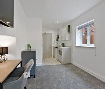 Studio to rent - Photo 1