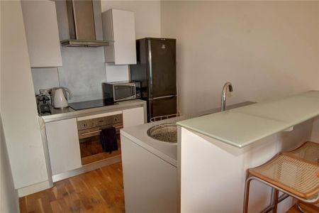 1 bedroom apartment to rent - Photo 2