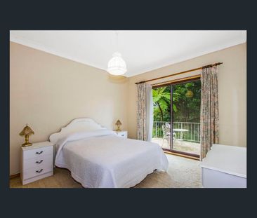 Spacious Family Home with Versatile Living - Photo 4