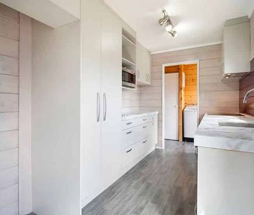 Cozy and private, 3-bedroom home with plenty of outdoor space - Photo 1