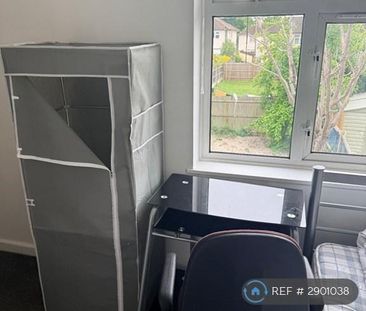 1 bedroom in a house share to rent - Photo 4