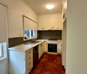 Spacious 3 bedroom townhouse - Photo 4