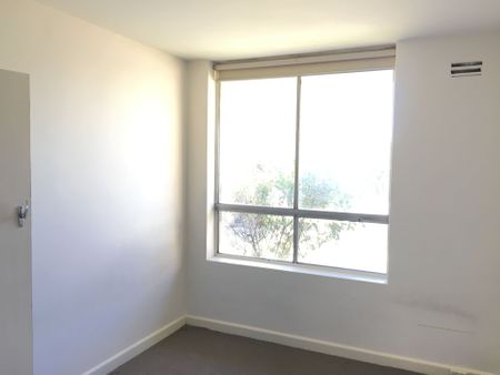 Perfect One Bedroom Unit&excl; - Photo 3