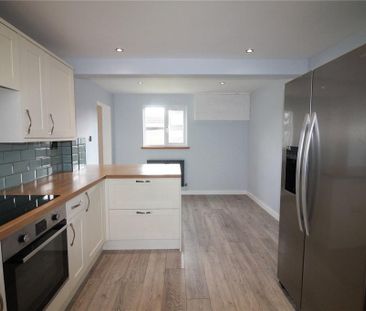 2 bedroom semi-detached house to rent - Photo 3