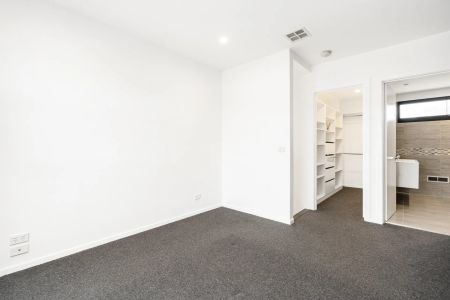 Family Home in Ideal Location - Photo 4