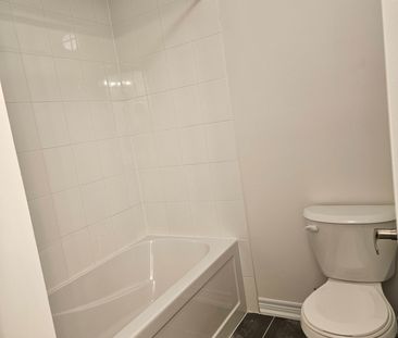 For Lease - 2059 Horace Duncan Crescent, Oshawa, Ontario - Photo 4