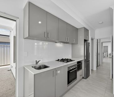 Where Luxury Living Meets Coastal Convenience in the Heart of Gwelup - Photo 6