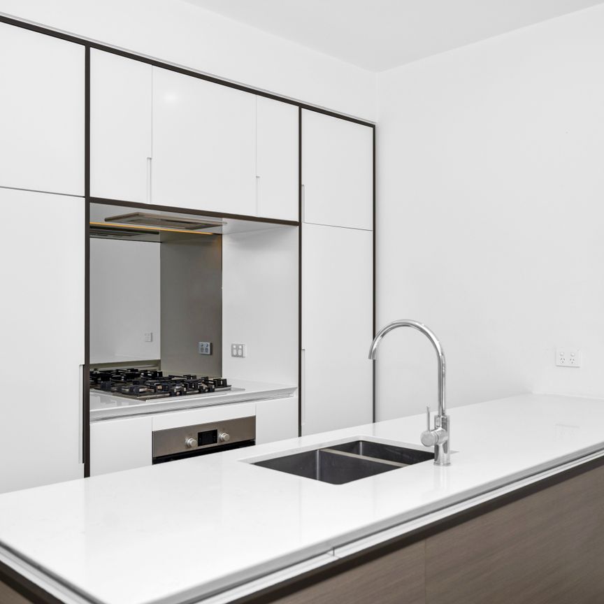 Stylish & Convenient Riverside Location - Photo 1