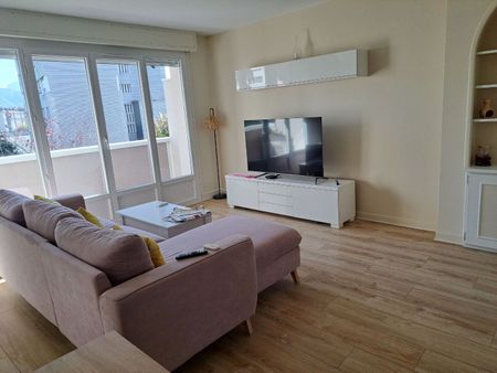 Appartement À Louer 4 Pièces , 74 M² - Photo 2