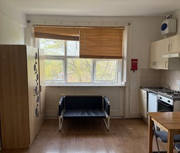 Room in a Shared House, Stuart Crescent, N22 - Photo 1