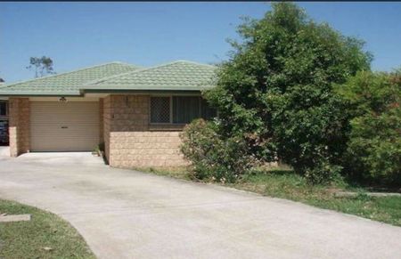 AFFORDABLE LIVING IN CARRARA DUPLEX - Photo 5