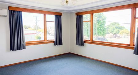 FAMILY HOME WITH VIEWS - Photo 2