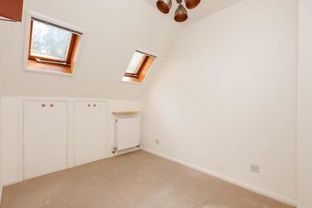 2 bedroom terraced house to rent - Photo 4