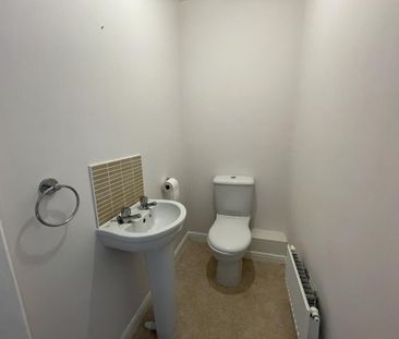 2 bedroom terraced house to rent - Photo 5