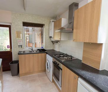 6-Bed Student Pad | Super Close to Warwick Uni Room 2 - Photo 3