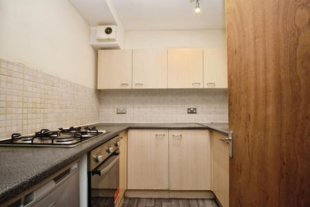 2 bedroom flat to rent - Photo 3
