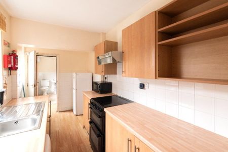 3 bedroom terraced house to rent - Photo 4