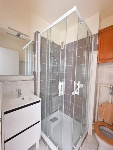 Location Appartement 5 pièces 111m² TOURS 37000 - Photo 2