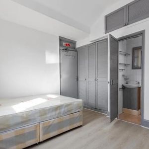 Studio Flat, Grays Inn Road, WC1X - Photo 2