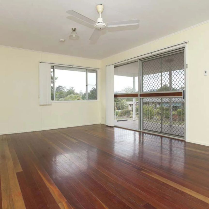 GREAT VALUE LIVING IN THE GAP! - Photo 1