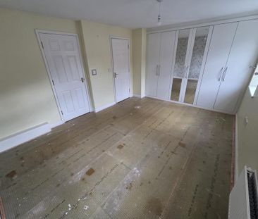 4 bedroom townhouse to rent - Photo 2