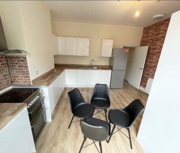 Room in a Shared House, Barton Terrace, LS11 - Photo 4