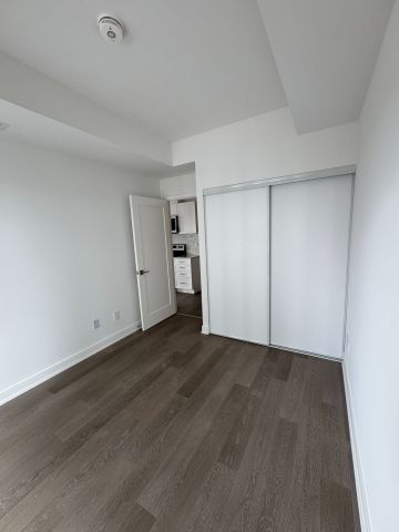 For Lease - 715 Davis Drive, Newmarket, Ontario - Photo 2