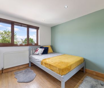 🌺 ENSUITE ROOMS, ALL BILLS, CLEANER & GARDENER 🌺 Room 3 - Photo 4