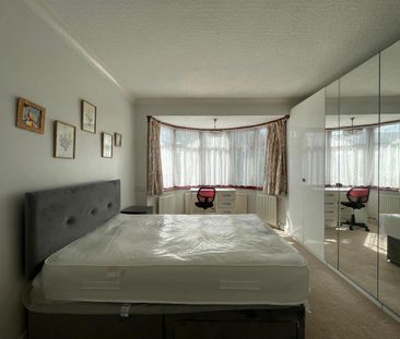 1 bedroom in a house share to rent - Photo 1