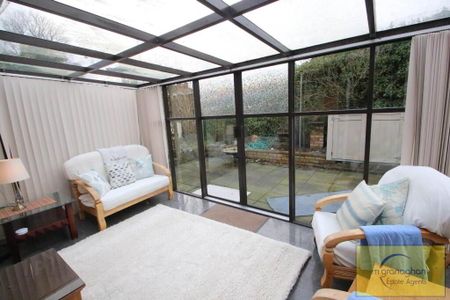 7 Cairnshill Green, Four Winds, Belfast, BT8 6RN - Photo 2