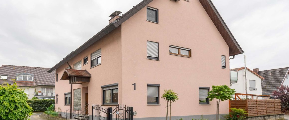 Geräumige 2 Zimmer Wohnung mit Küche und Stellplatz in ruhiger Wohngegend - Foto 1