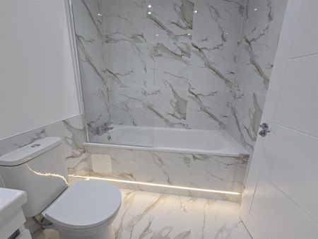 Warlters Road, London N7 - Photo 2