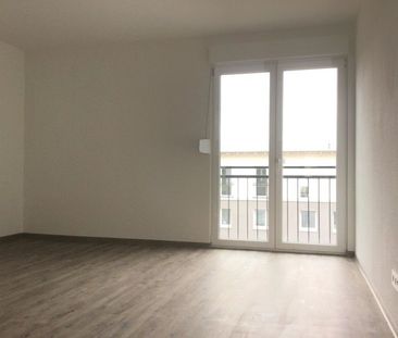 Erstbezug nach Aufstockung! Helle und moderne 3-Raumwohnung mit Balkon - Foto 1