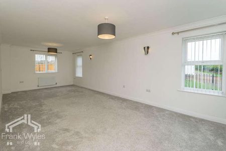 Parkinson Boulevard, Lytham St. Annes, Lancashire, FY8 - Photo 2