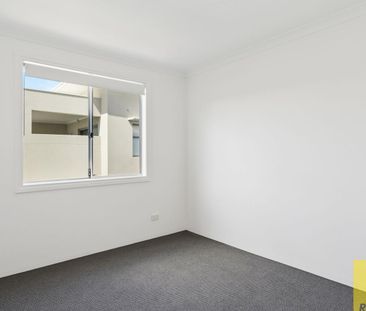 Recently Refreshed 3x2 Townhome in Prime Morley Location! - Photo 2