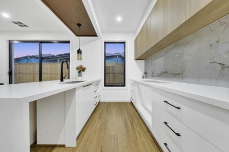 Brand New fully upgraded beauty ! - Photo 3