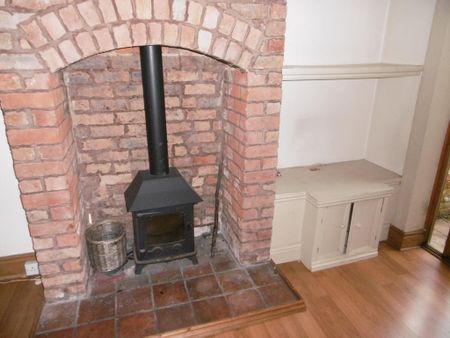 2 bedroom terraced house to rent - Photo 2