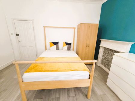 Room in a Shared Flat, Walm Lane, NW2 - Photo 3