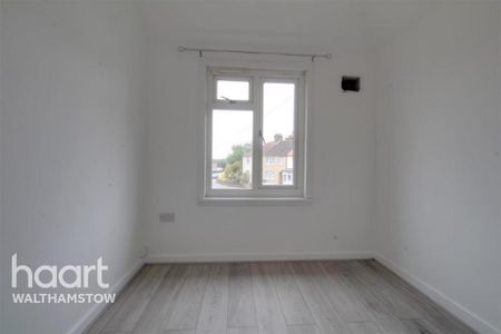 4 bedroom semi-detached house to rent - Photo 5