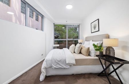 Massive Two - Level Apartment - Photo 5
