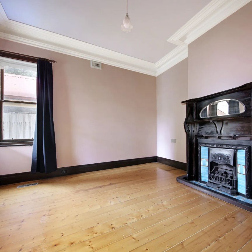 LARGE ENCHANTING PERIOD HOME - Photo 1