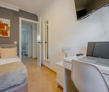 Calle de Villasandino, Madrid, Community of Madrid 28011 - Photo 1