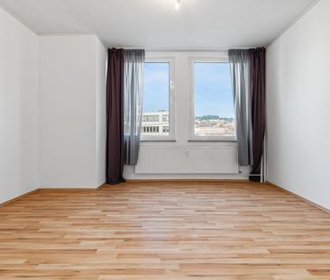 Attraktive renovierte Wohnung in zentraler Lage mit Aufzug - Photo 1